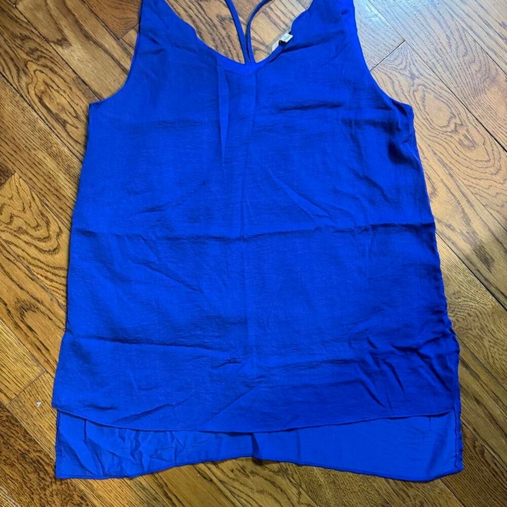 Blue Umgee women’s tank top with spaghetti straps and a flowy fit. Size: S #summ